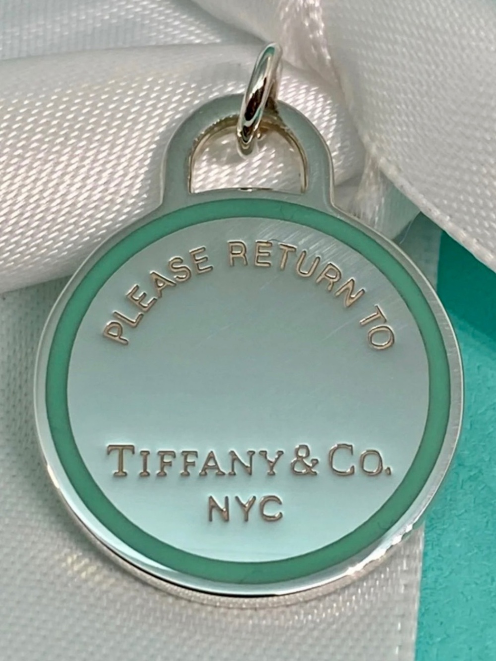 Return to Tiffany Round Blue Enamel charmoutline 925 silver NIB